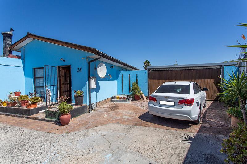 4 Bedroom Property for Sale in Peerless Park North Western Cape